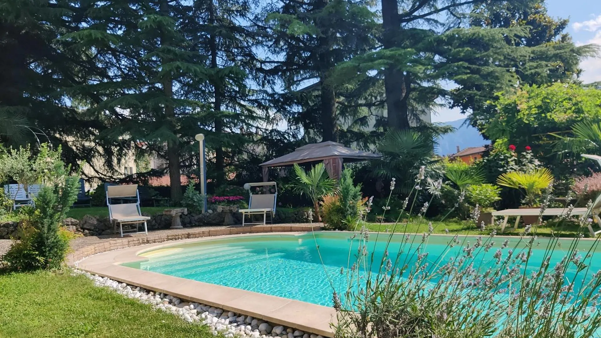 Villa Laura Lierna 0*,