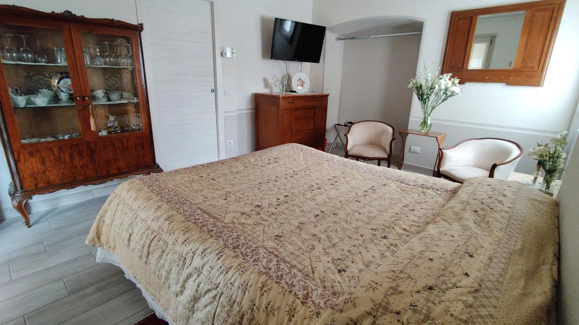 Villa Laura Lierna Bed & Breakfast