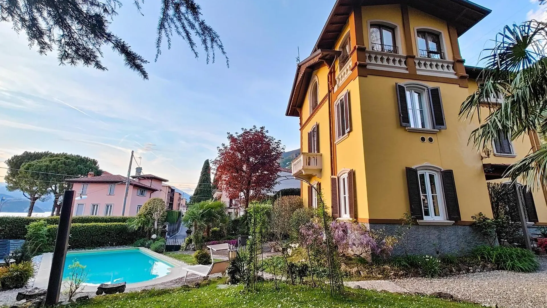 Villa Laura Lierna 0*,  Italy