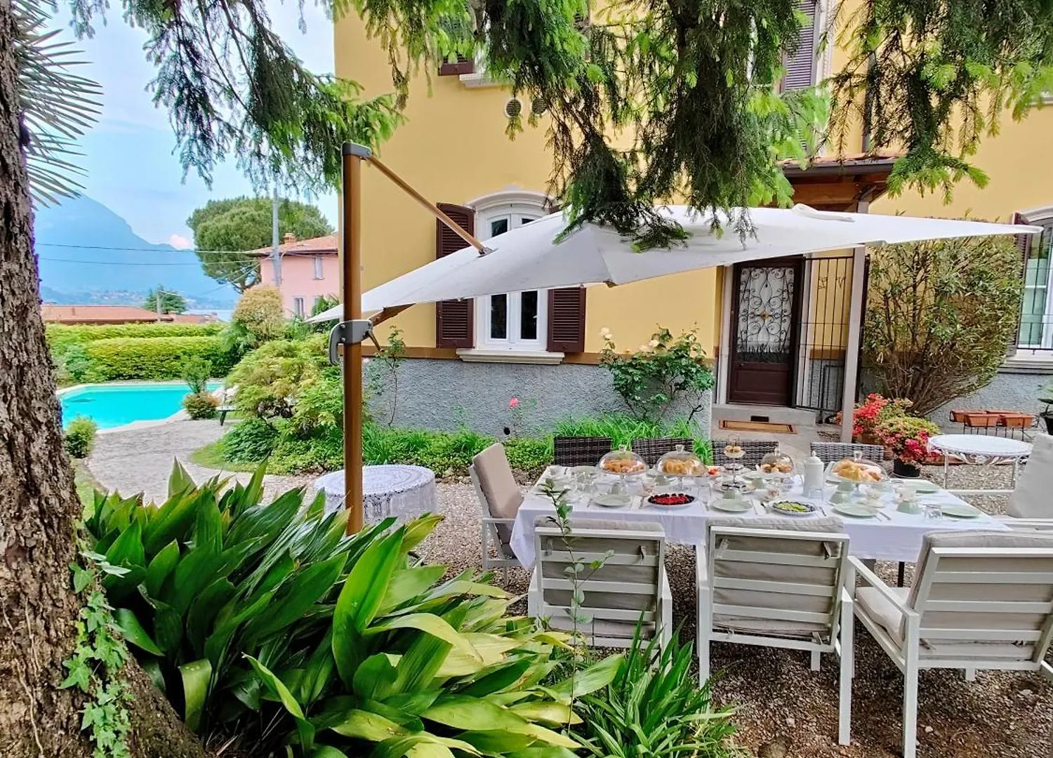 Villa Laura Lierna Bed & Breakfast