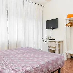 lia-rooms-3.hotelitalianriviera.com/