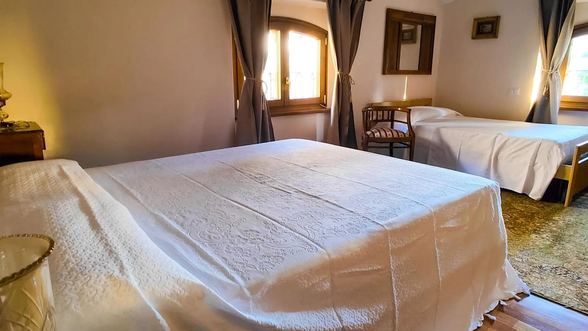 Bed & Breakfast Villa Laura Lierna Italy
